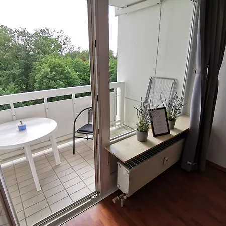 Fr14 - Schoene 2-zimmer-wohnung Mit Balkon In