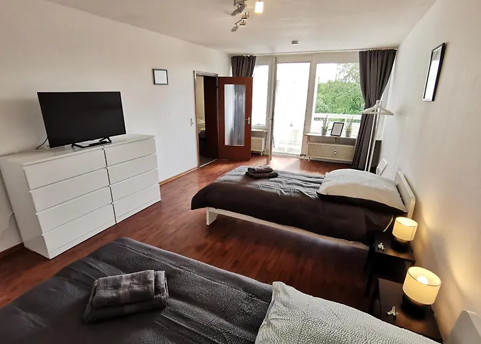 Fr14 - Schoene 2-zimmer-wohnung Mit Balkon In דירה *