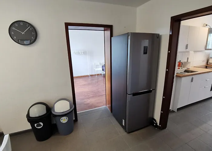 Fr14 - Schoene 2-zimmer-wohnung Mit Balkon In *