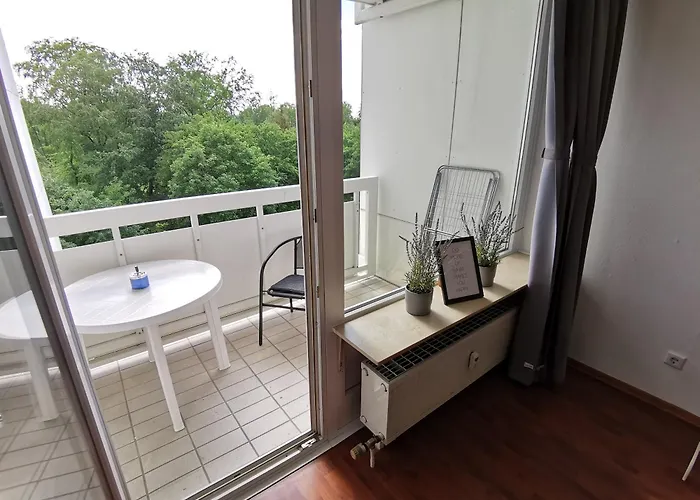 Fr14 - Schoene 2-zimmer-wohnung Mit Balkon In