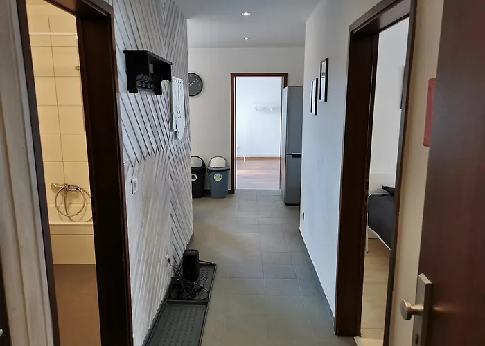 Fr14 - Schoene 2-zimmer-wohnung Mit Balkon In * הויזנשטם